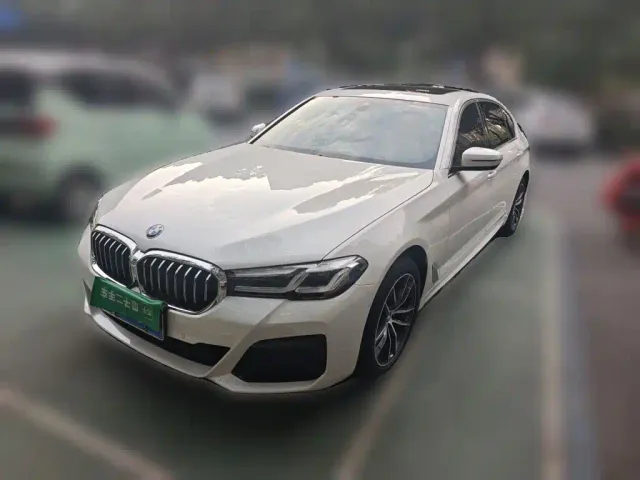 Фотография автомобиля — BMW 5 Series