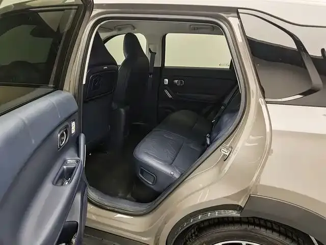 Leapmotor A10 — Фото автомобиля 13