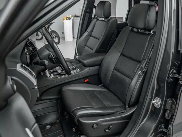Jeep Grand Cherokee — Фото автомобиля 23