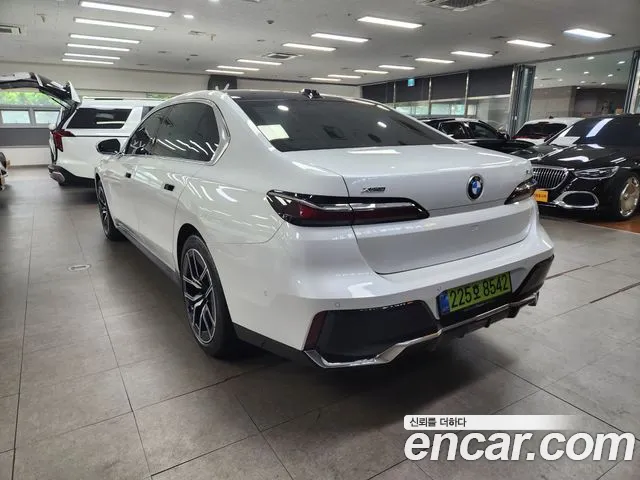 BMW 7 Series G70 — Фото автомобиля 2