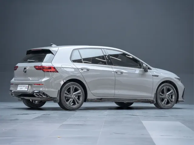 Volkswagen Golf — Фото автомобиля 12