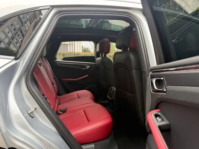 Porsche Macan — Фото автомобиля 13