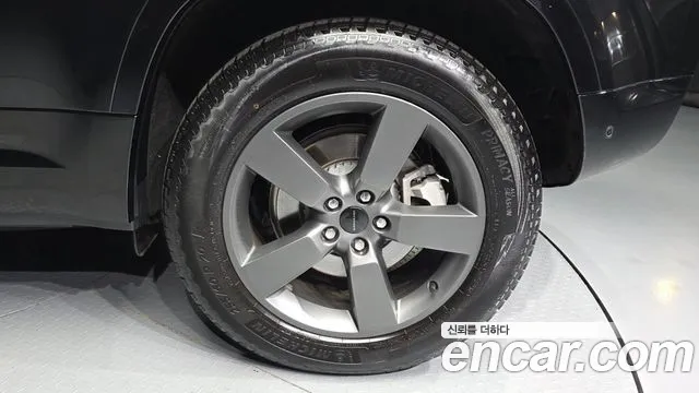 Land Rover Defender — Фото автомобиля 6