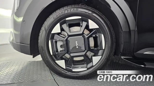 Kia Carnival — Фото автомобиля 5