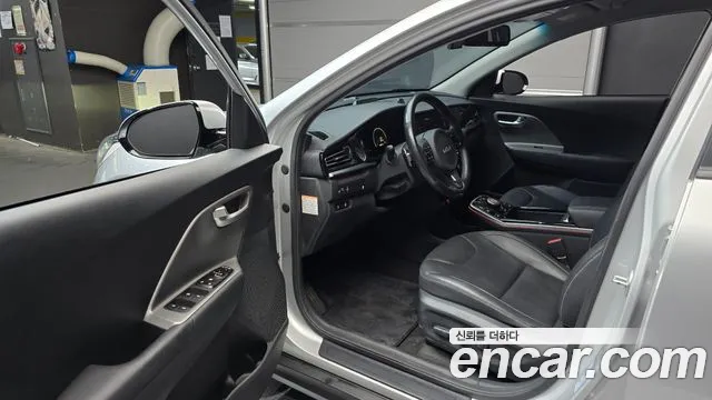 Kia Niro Niro Plus Air — Фото автомобиля 10