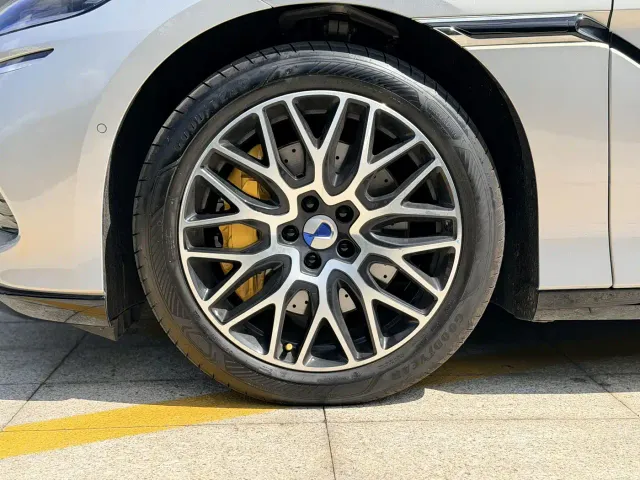 Denza Z9GT — Фото автомобиля 7