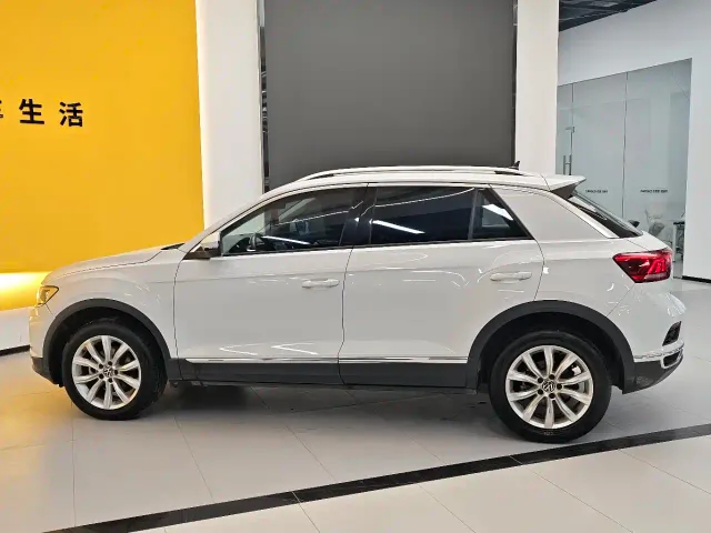 Volkswagen T-Roc — Фото автомобиля 8