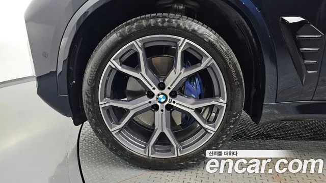 BMW X5 xDrive 40i M Sport — Фото автомобиля 3