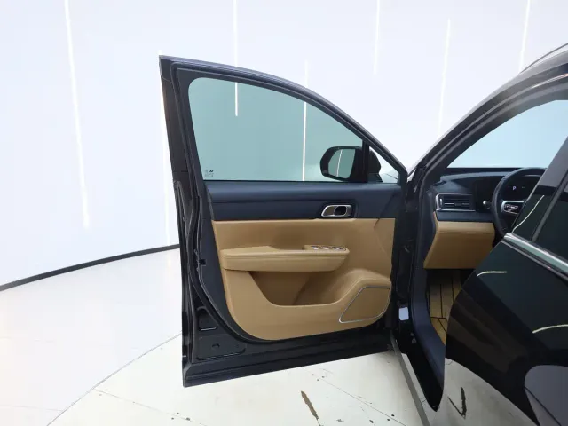 Li Auto ONE — Фото автомобиля 11
