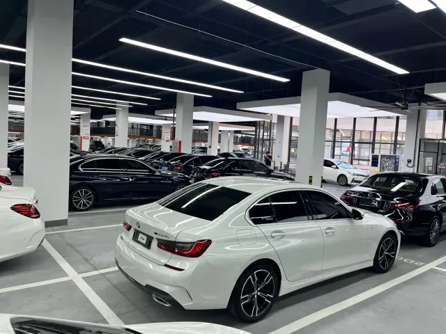 BMW 3 Series — Фото автомобиля 9