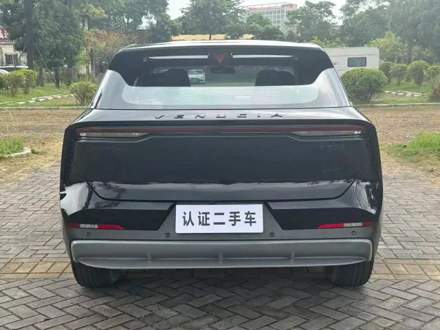 Venucia V-Online — Фото автомобиля 12