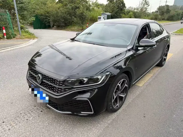 Фотография автомобиля — Volkswagen Passat