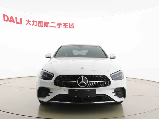 Mercedes-Benz E-Class — Фото автомобиля 2