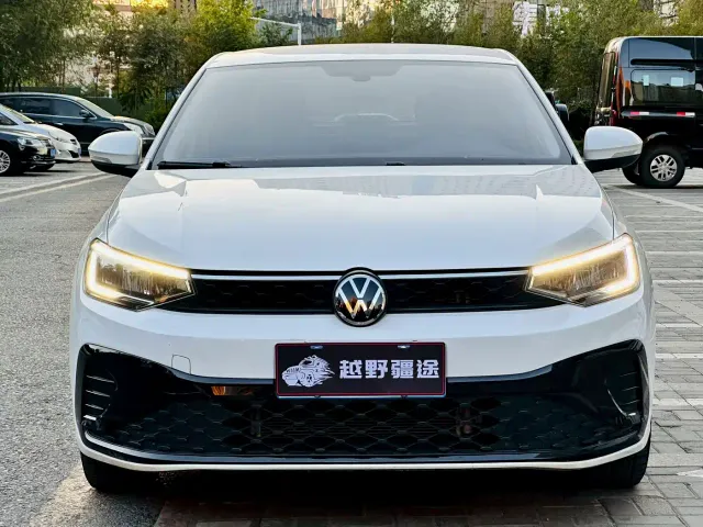 Volkswagen Lavida — Фото автомобиля 2