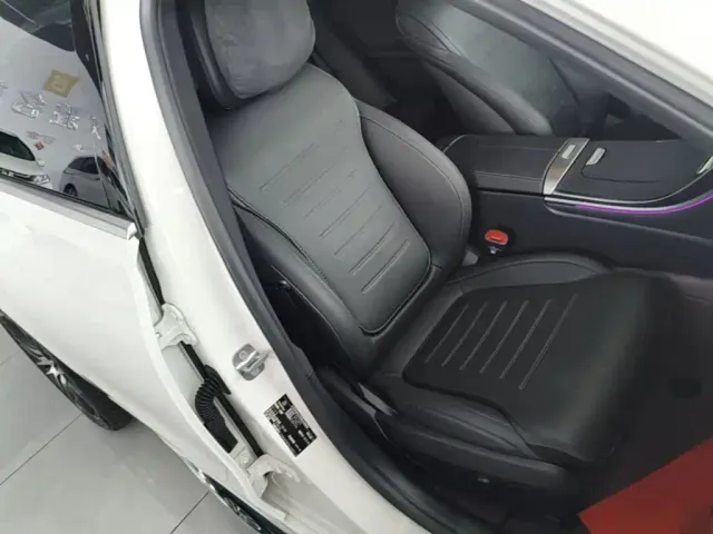 Mercedes-Benz C-Class — Фото автомобиля 24