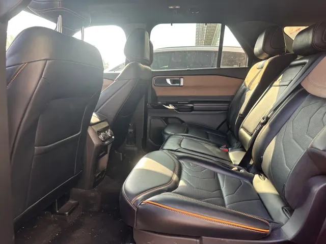 Ford Explorer — Фото автомобиля 8
