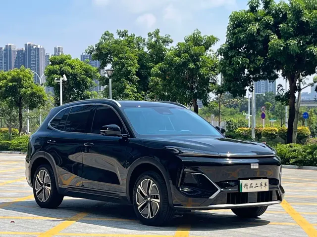 Geely Galaxy Starship 7 EM-i — Фото автомобиля 3
