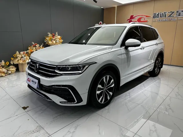 Фотография автомобиля — Volkswagen Tiguan L