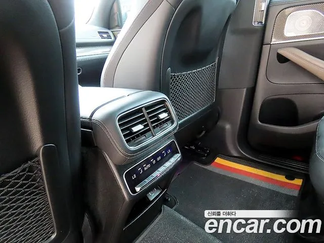 Mercedes-Benz GLE-Class — Фото автомобиля 16