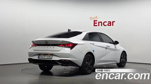 Hyundai Avante CN7 — Фото автомобиля 2