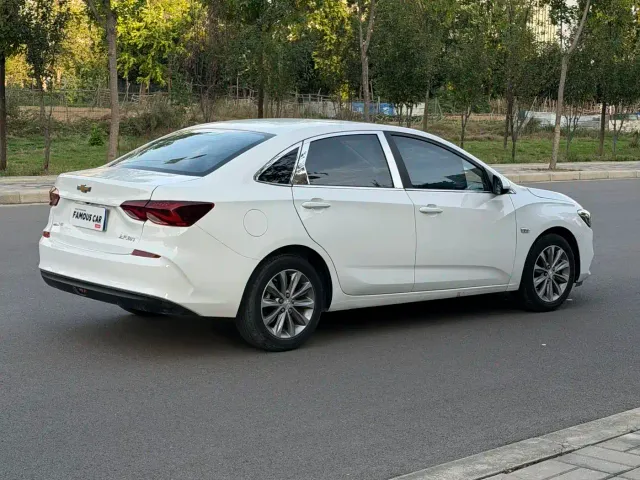 Chevrolet Monza — Фото автомобиля 6