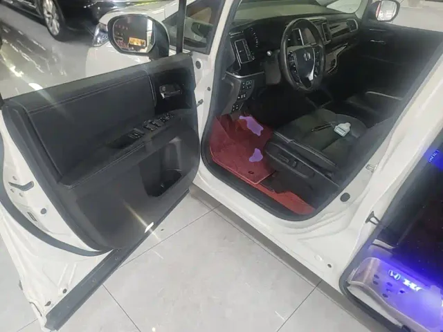 Honda Elysion — Фото автомобиля 15