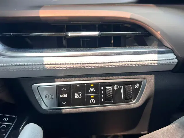 Cadillac Cadillac GT4 2023 25T Premium Edition — Фото автомобиля 9