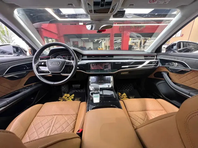Audi A8 — Фото автомобиля 10