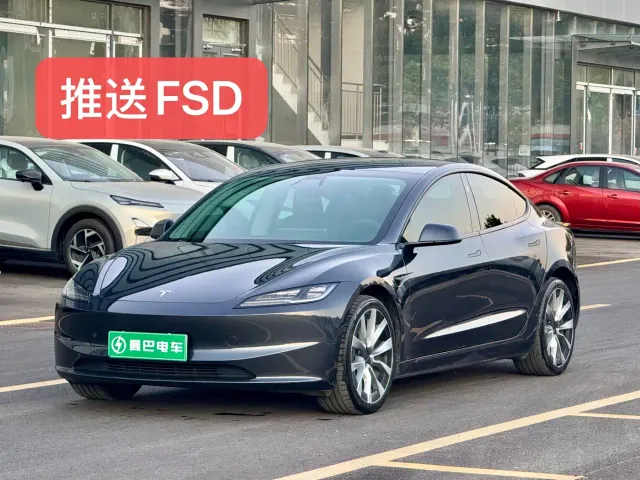 Tesla Model 3 — Фото автомобиля 2