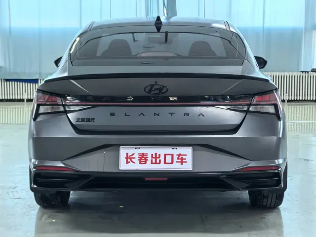 Hyundai Elantra — Фото автомобиля 5