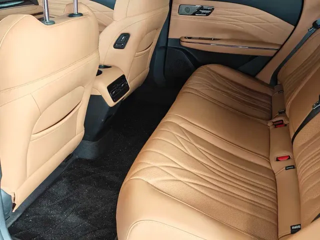 Geely Galaxy Xingyao 8 — Фото автомобиля 6