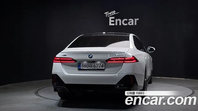 BMW 5-Series 5 серия (G60) 530i xDrive M Sport Pro Special Edition — Фото автомобиля 4