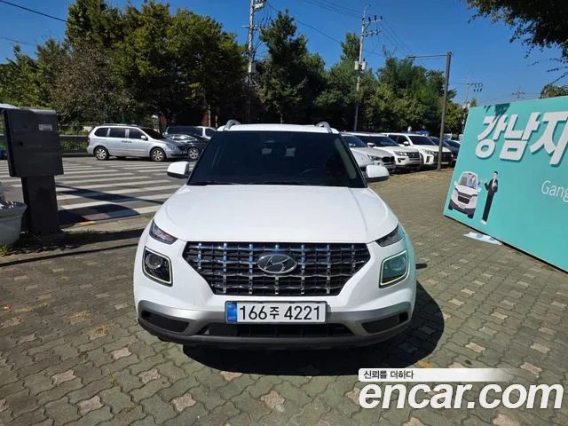 Hyundai Venue — Фото автомобиля 3