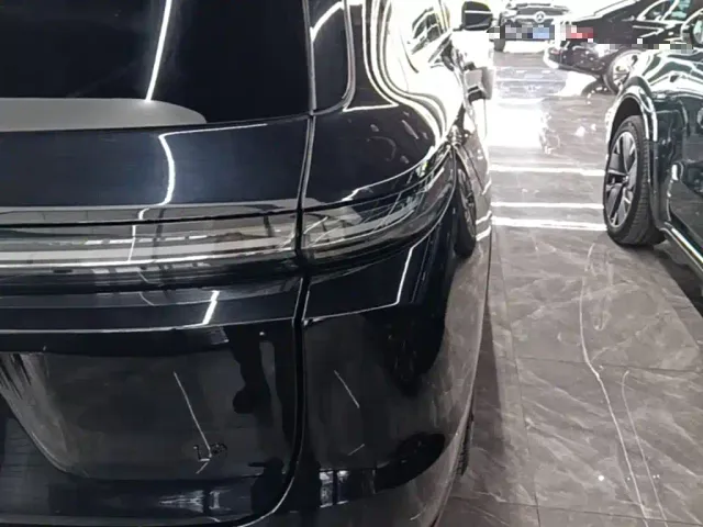 Li Auto L9 — Фото автомобиля 7