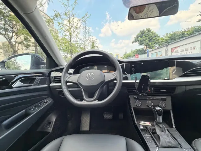 Volkswagen Passat — Фото автомобиля 12