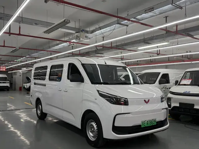 Wuling Yangguang Pro — Фото автомобиля 3