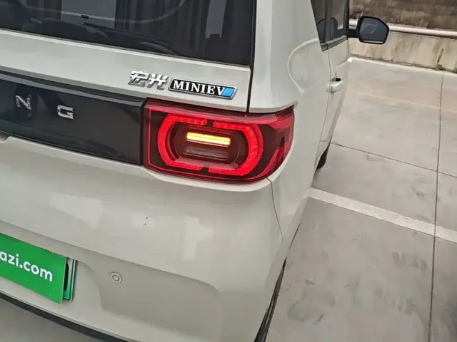 Wuling Hongguang Mini EV — Фото автомобиля 7