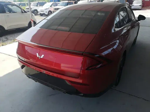 Wuling Starlight — Фото автомобиля 6
