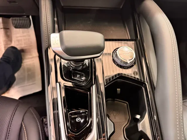 Geely Xingyue L — Фото автомобиля 12