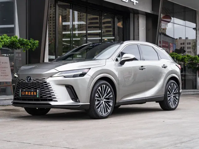 Фотография автомобиля — Lexus RX