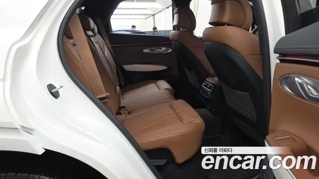 Genesis GV70 2.5T Бензин 2WD — Фото автомобиля 11