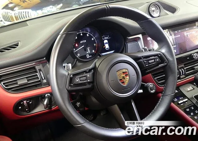 Porsche Macan — Фото автомобиля 12
