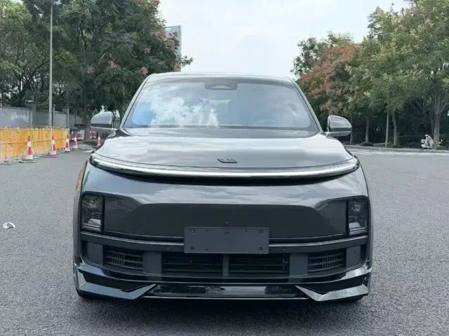 Li Auto L9 — Фото автомобиля 2