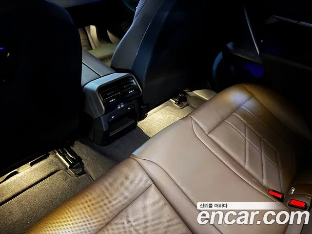BMW 5-Series — Фото автомобиля 27