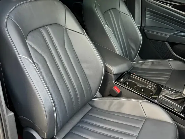 Volkswagen Passat — Фото автомобиля 16