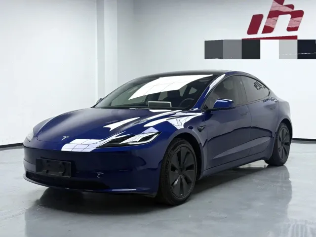Фотография автомобиля — Tesla Model 3