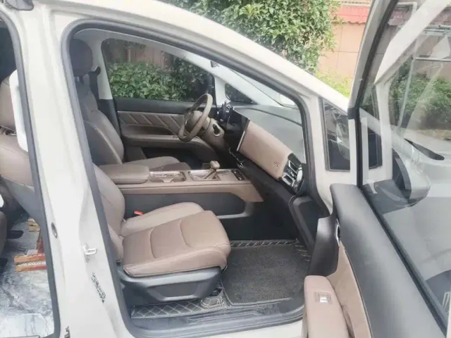 Wuling Starlight 730 — Фото автомобиля 13