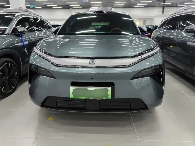 BYD Tang L — Фото автомобиля 2