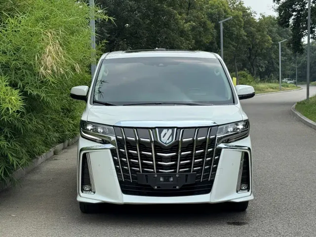 Toyota Alphard — Фото автомобиля 2