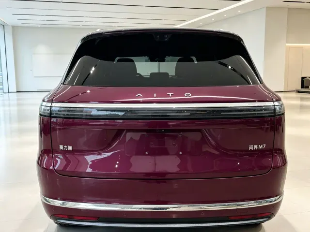 Aito M7 — Фото автомобиля 8